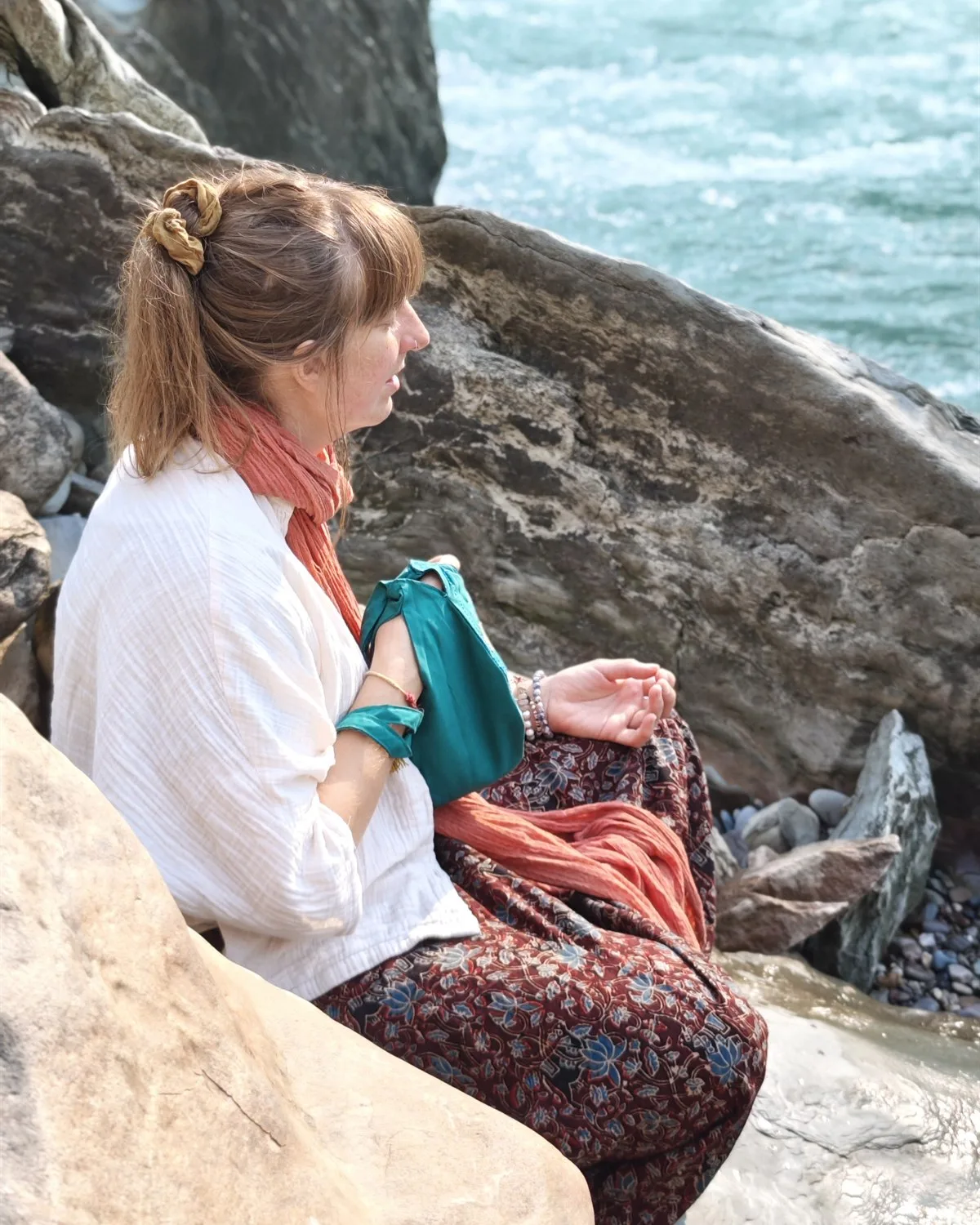 Studying sacred Bhakti texts at the ashram